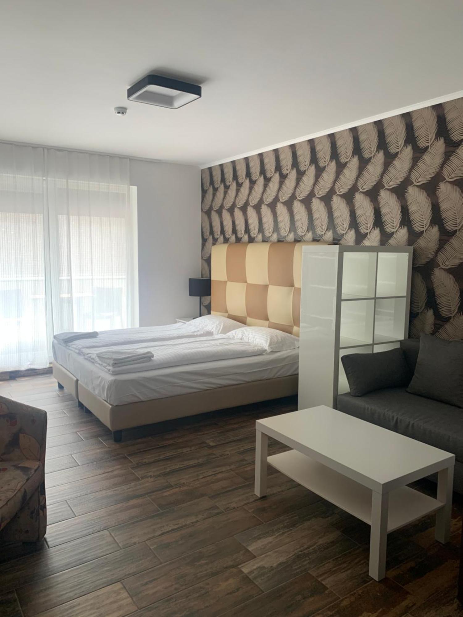 City Panzio Balatonlelle Εξωτερικό φωτογραφία