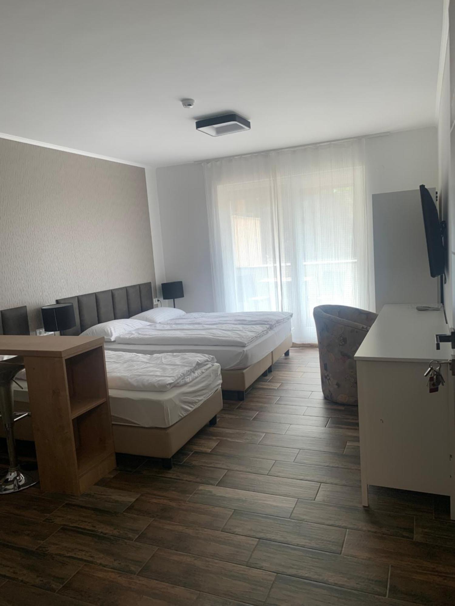 City Panzio Balatonlelle Εξωτερικό φωτογραφία