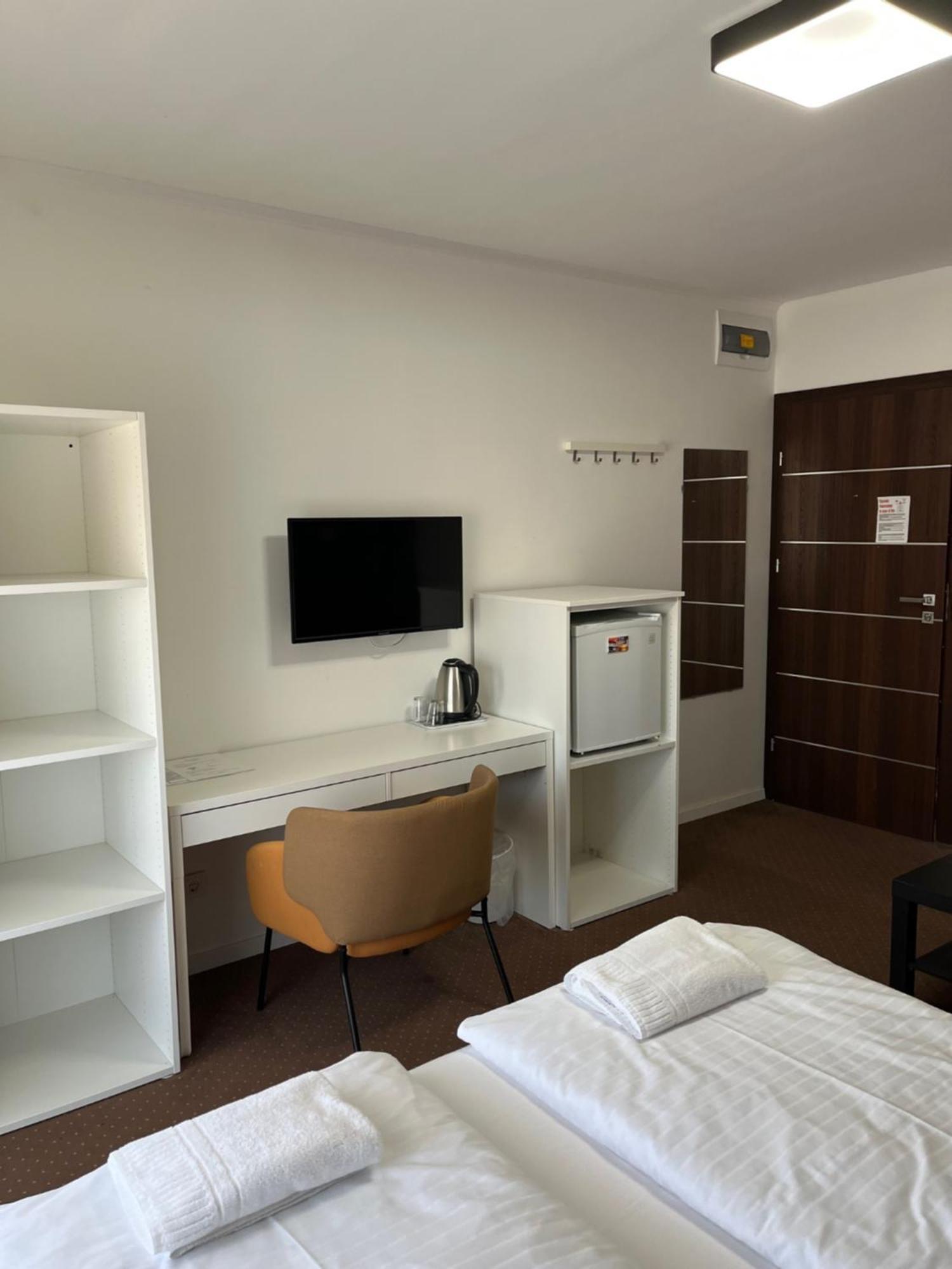 City Panzio Balatonlelle Εξωτερικό φωτογραφία